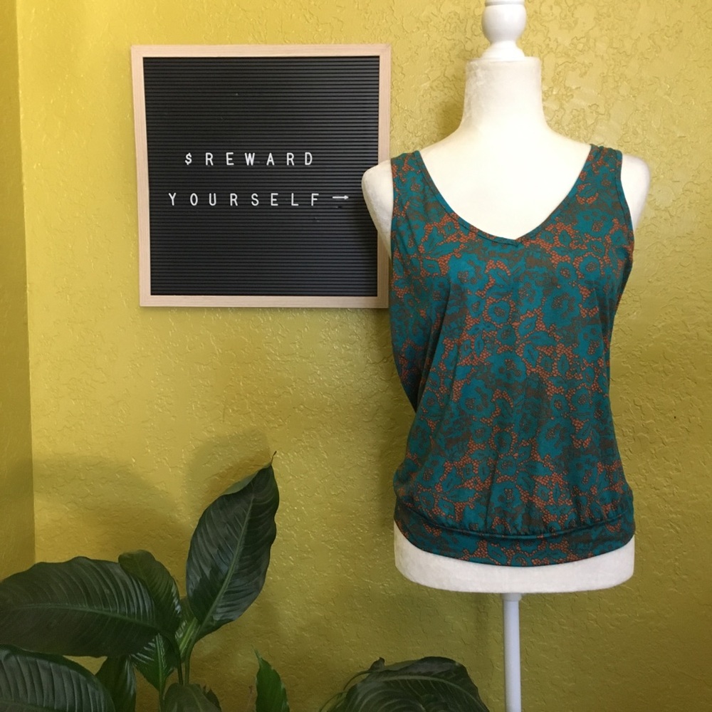Lily Star Open Back Bow Tank Top